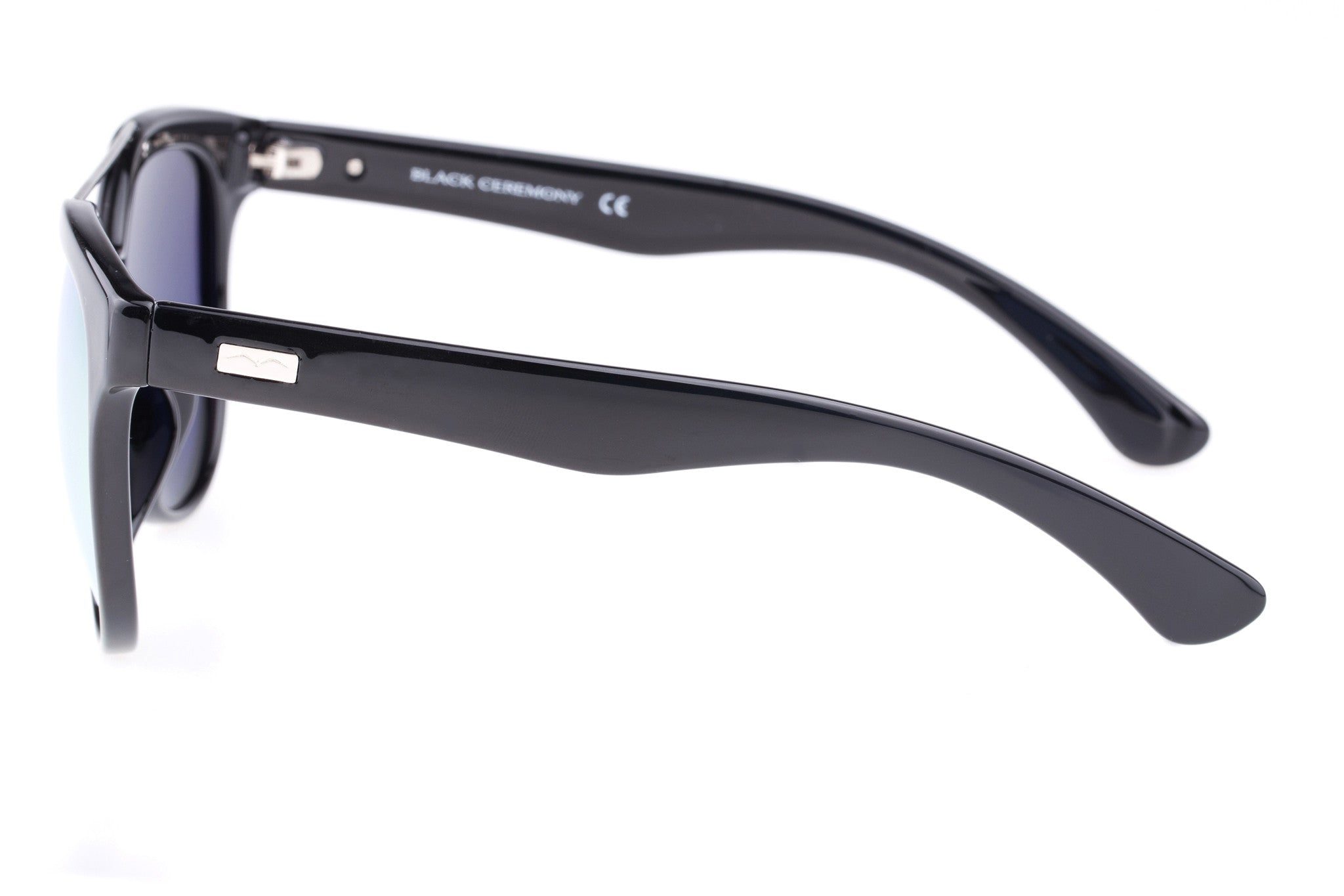 Selima Eyewear Voluntarily Dismisses Bait and Switch Suit Over